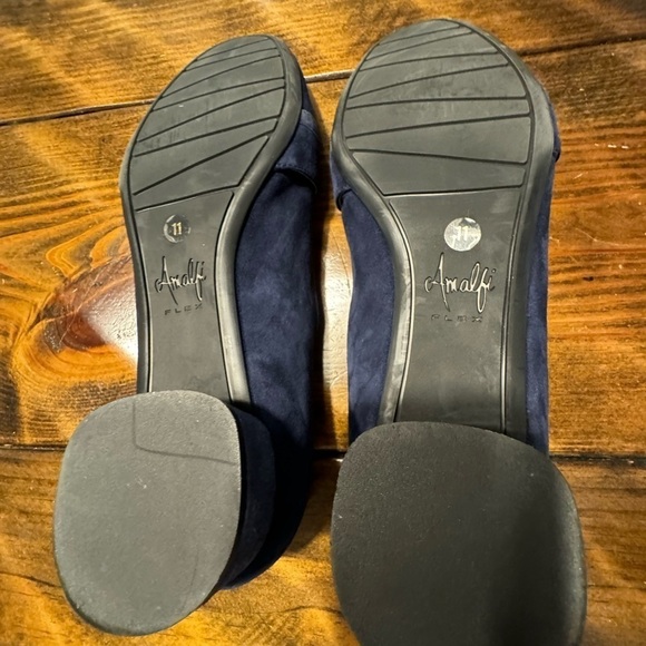 AMALFI by Rangoni navy suede blue round block heel NWOT size 11 - Picture 7 of 11